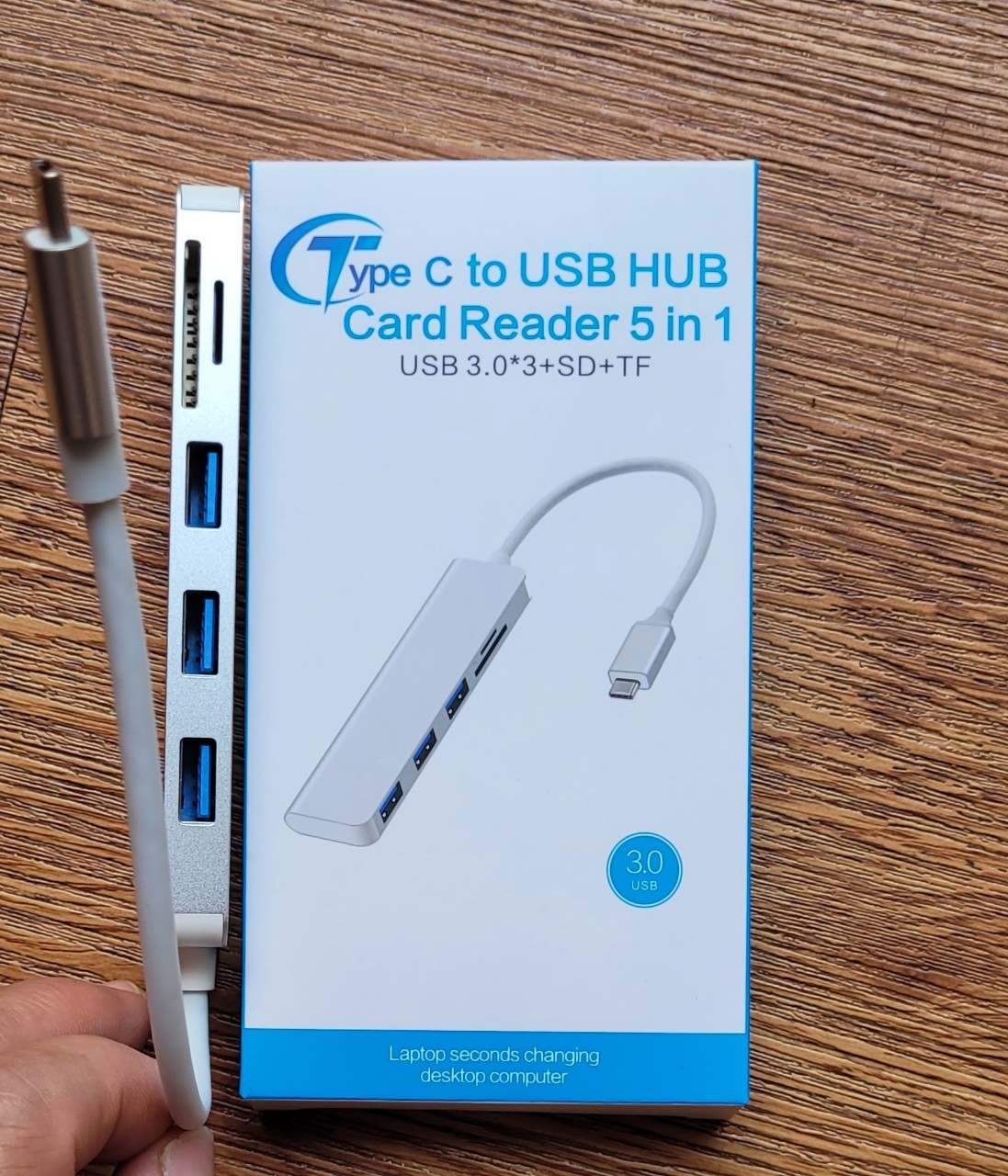 Đầu chuyển type c ra 3 ngõ USB,1 khe đọc thẻ SD và 1 khe thẻ Micro SD cho laptop, macbook để cắm thêm thiết bị như chuột, key.board, máy in