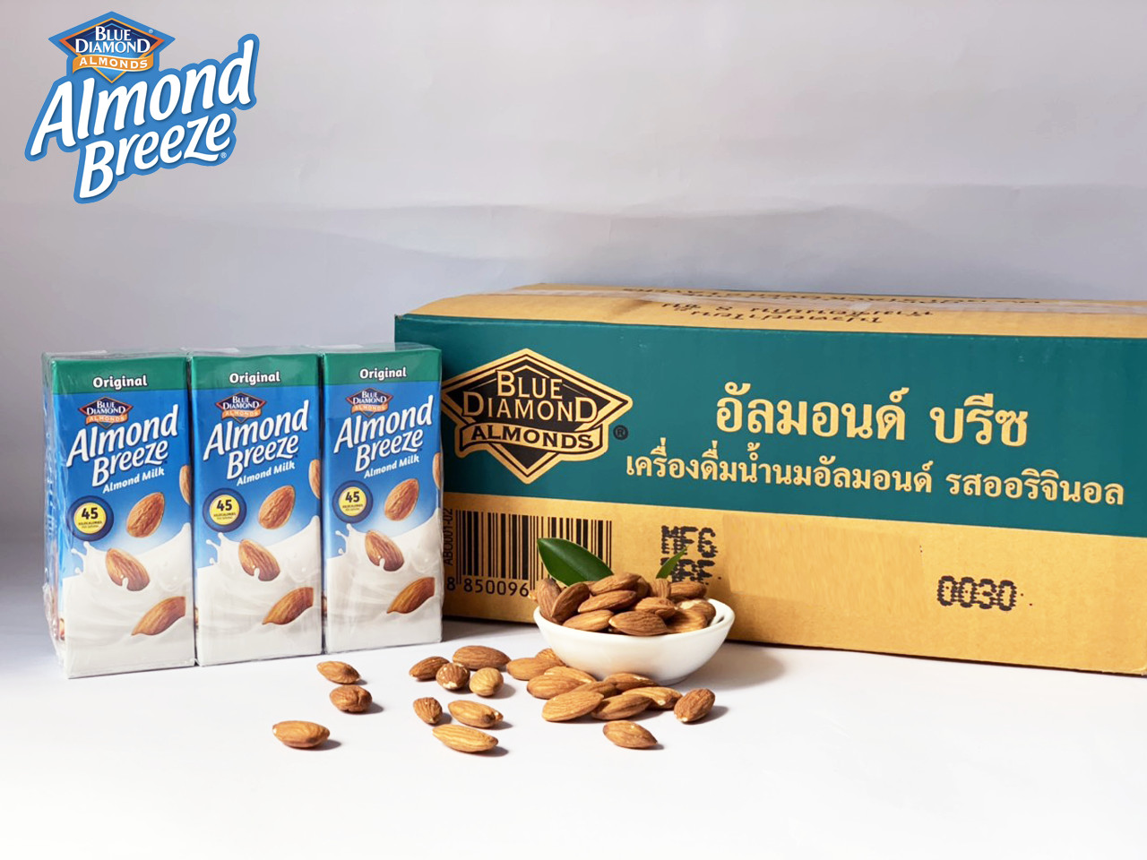Sữa hạt hạnh nhân ALMOND BREEZE NGUYÊN CHẤT Hộp 180ml - Sản phẩm của TẬP ĐOÀN BLUE DIAMOND MỸ - Đứng đầu về sản lượng tiêu thụ tại Mỹ