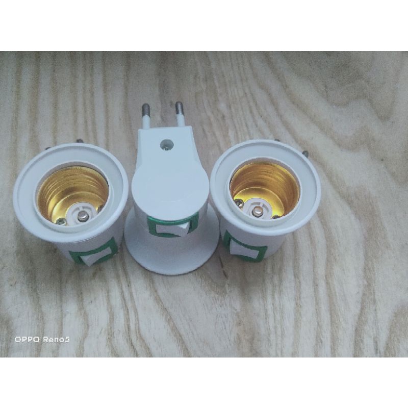 Đuôi đèn công tắc trắng