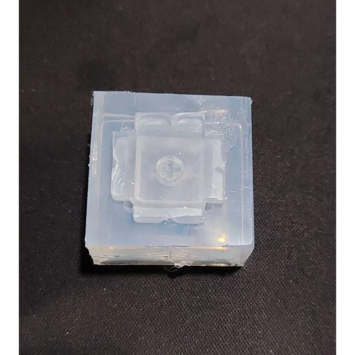 Khuôn silicon làm keycap Shishi trong suốt.