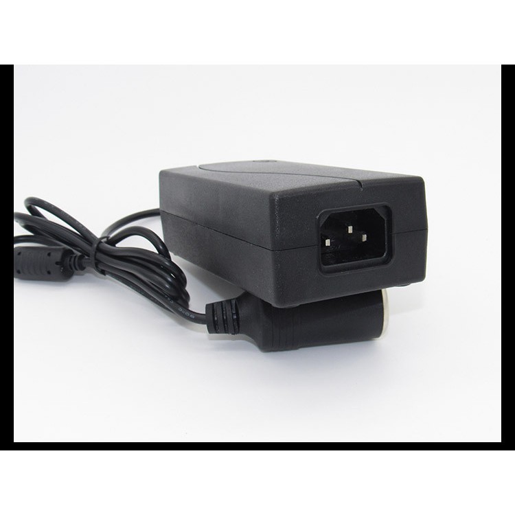 Bộ chuyển đổi nguồn điện 220V sang 12V cổng ra tẩu điện trên ô tô