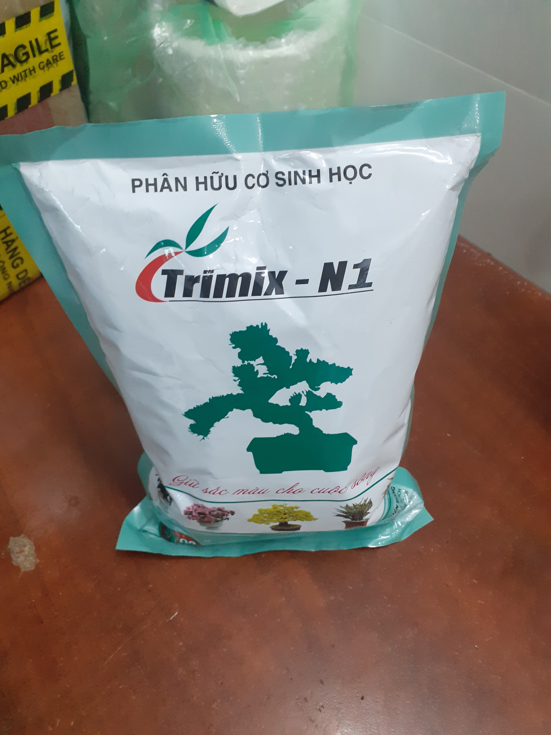 Phân hữu cơ sinh học trimix n1- giữ sức màu cho cuộc sống.