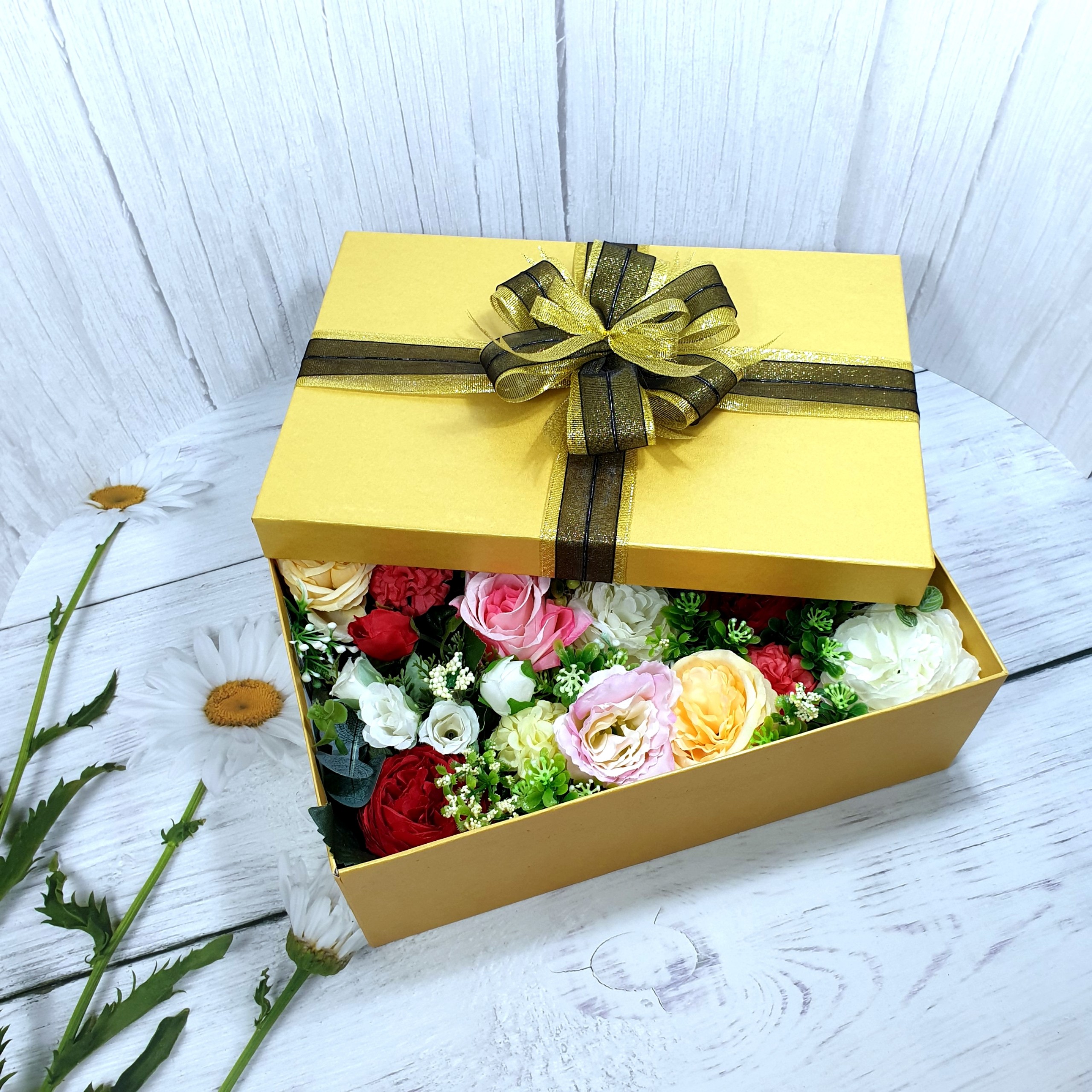 Combo hộp quà hoa hồng tặng valentine 30x20x10cm tặng thiệp + giấy rơm lót + túi quà - HQ16