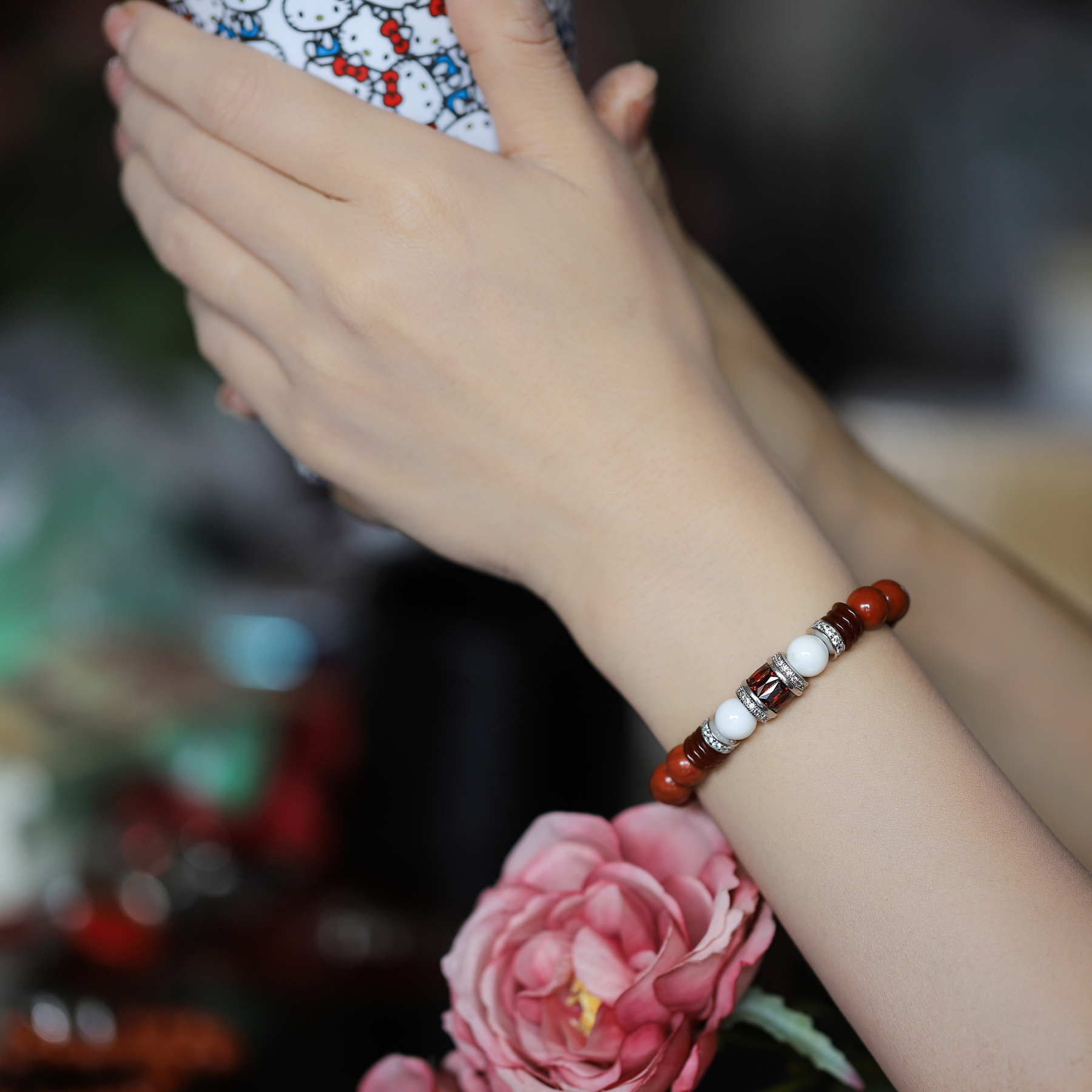 Vòng tay nữ đá Jasper đỏ tự nhiên 8 ly + Lu Bạc Đỏ