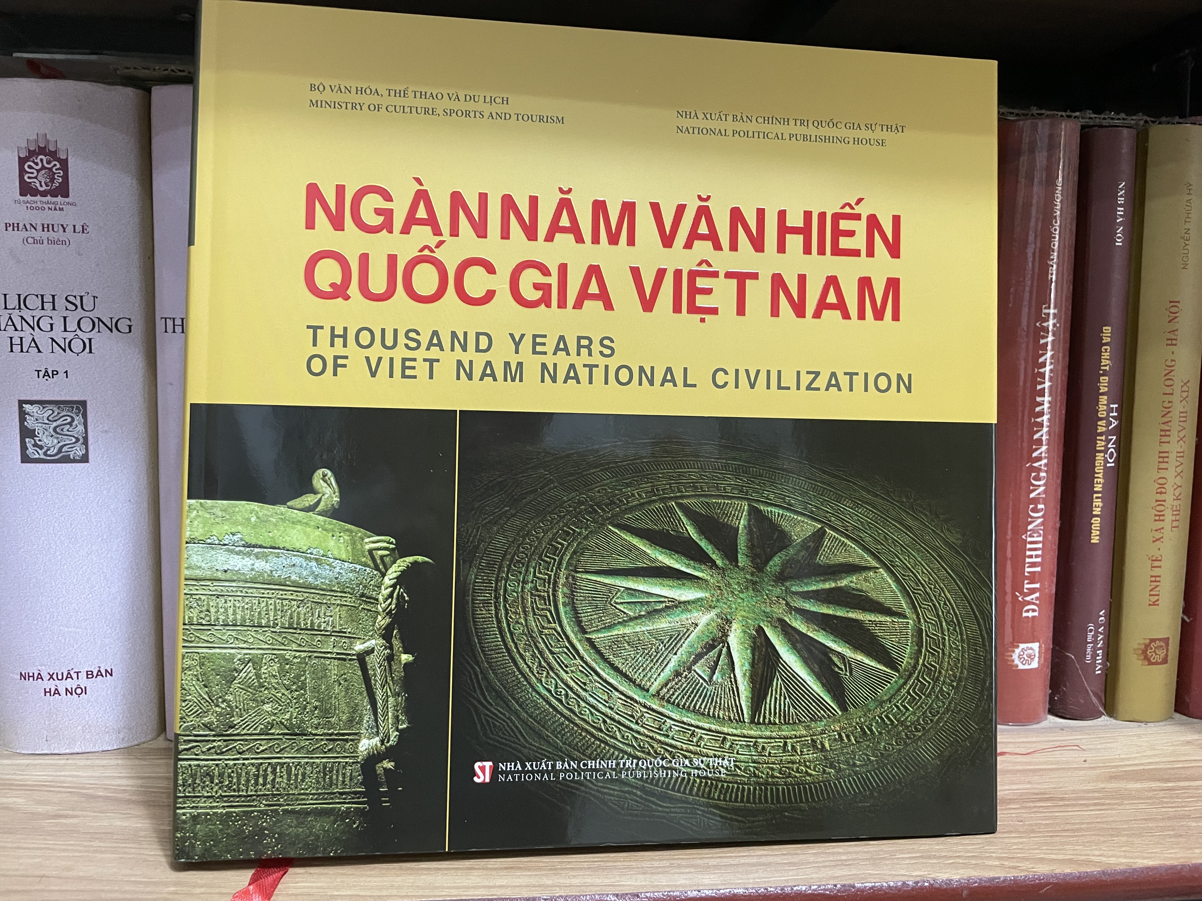 Ngàn năm văn hiến quốc gia Việt Nam (Bìa cứng in màu)