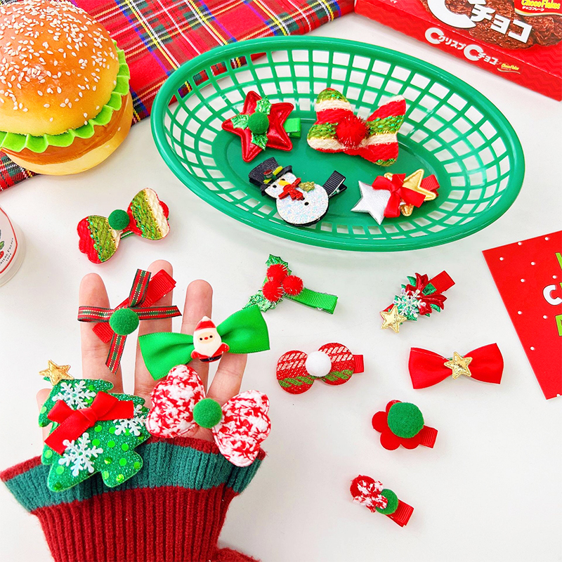 Set 5 kẹp tóc Noel đủ họa tiết đáng yêu màu xanh đỏ chủ đạo thoải mái phối đồ đi chơi Giáng sinh – NOEL004