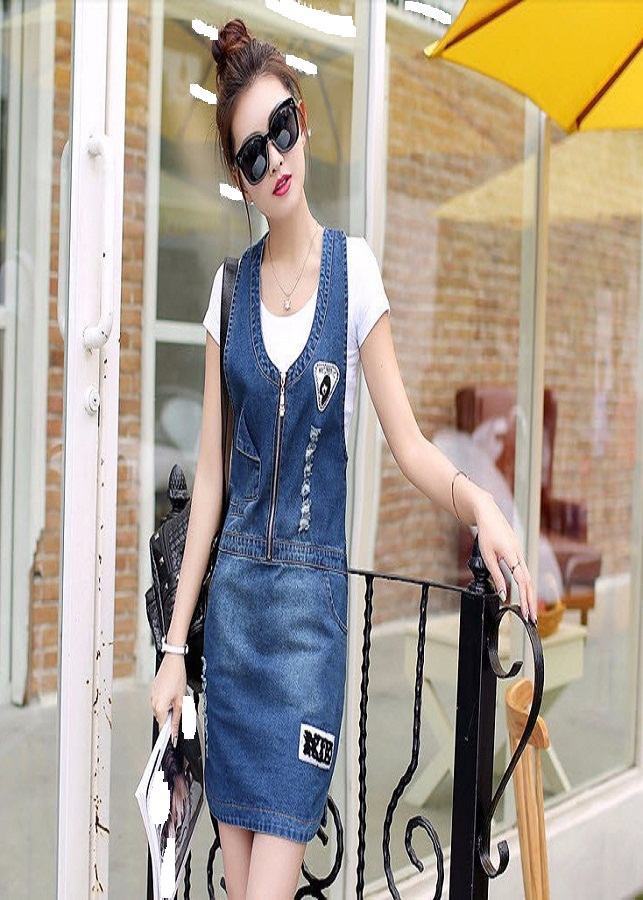 Đầm Jean Yếm Thêu Logo Phối Dây Kéo sành điệu