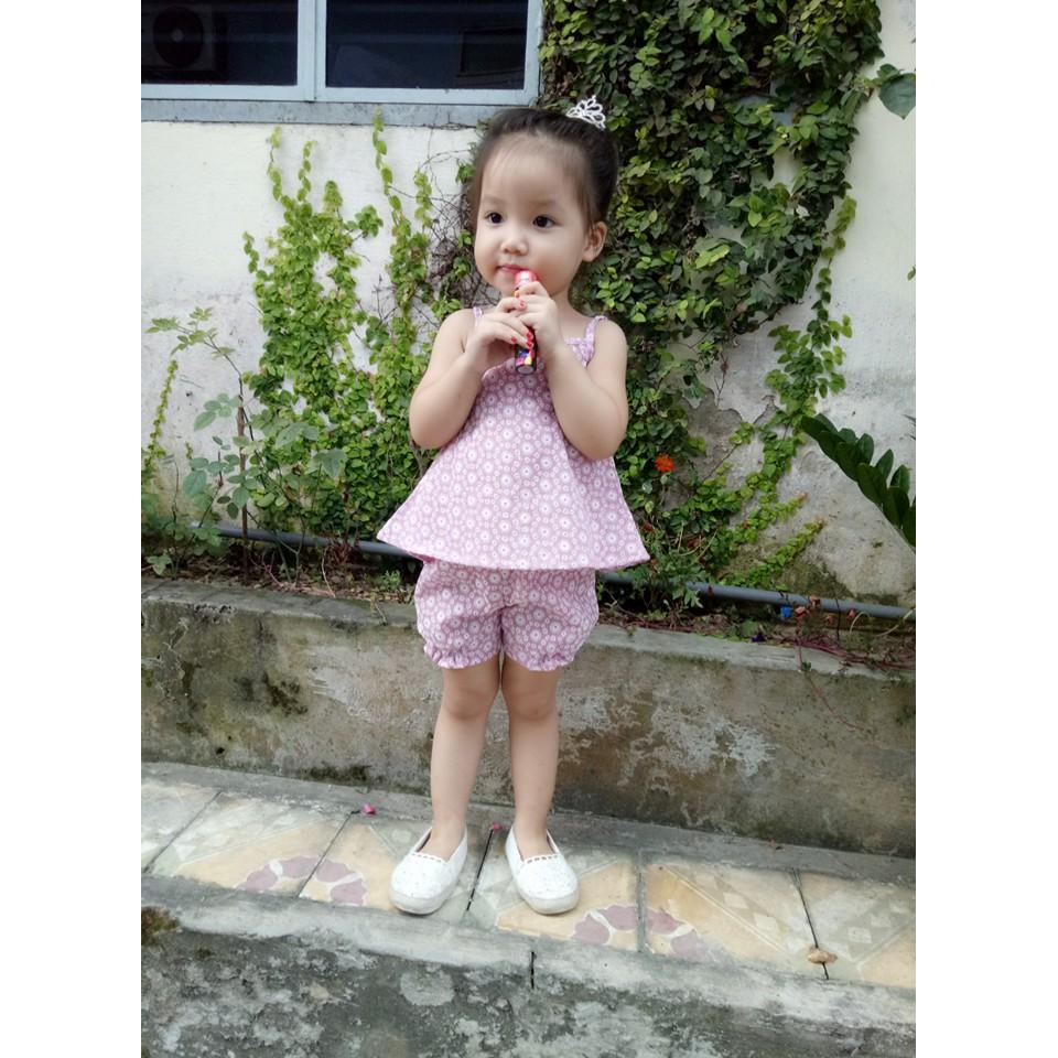 Bộ đồ thiết kế cho bé gái