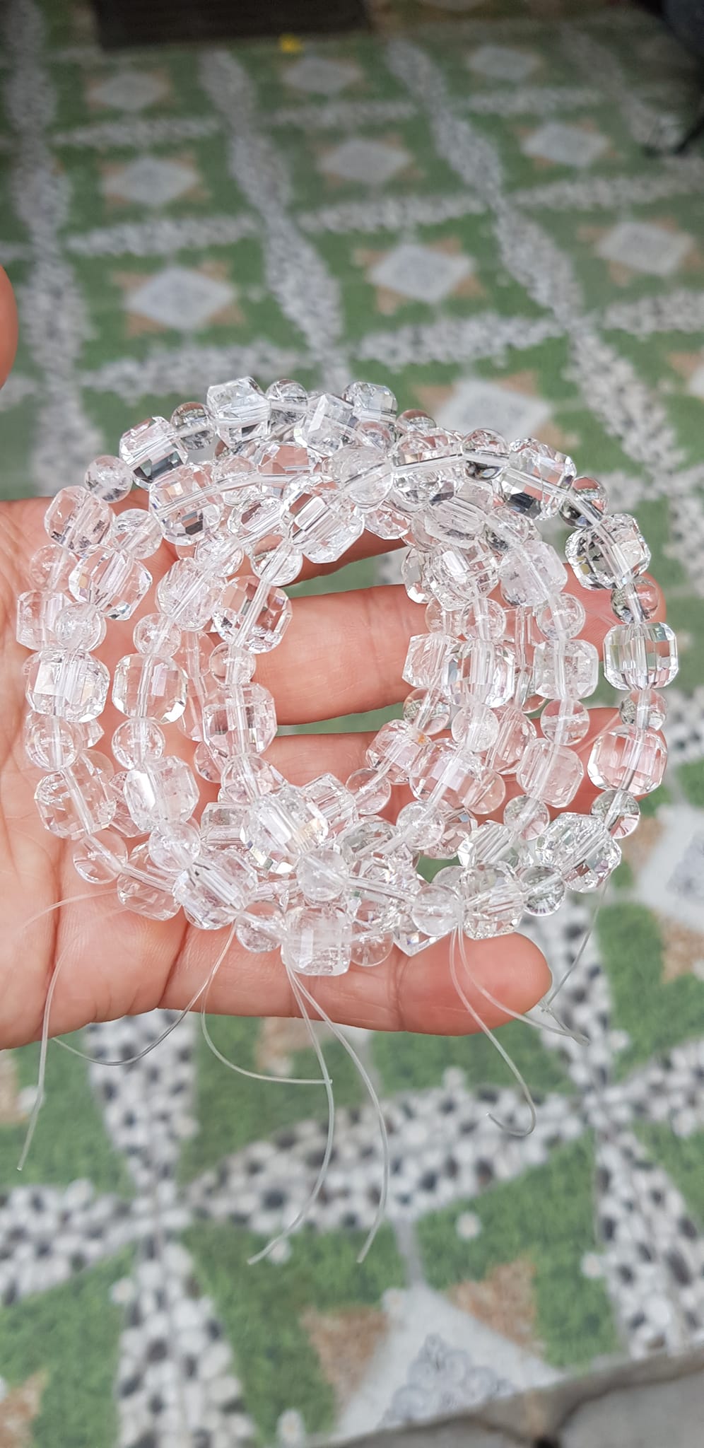 Vòng tay phong thuỷ nữ đá thạch anh trắng trong tự nhiên kiểu vuông giác tròn Size hạt vuông 10mm hạt tròn nhỏ 6mm Nữ mệnh kim mệnh Thủy đeo hợp may mắn tốt sức khoẻ công việc ạ