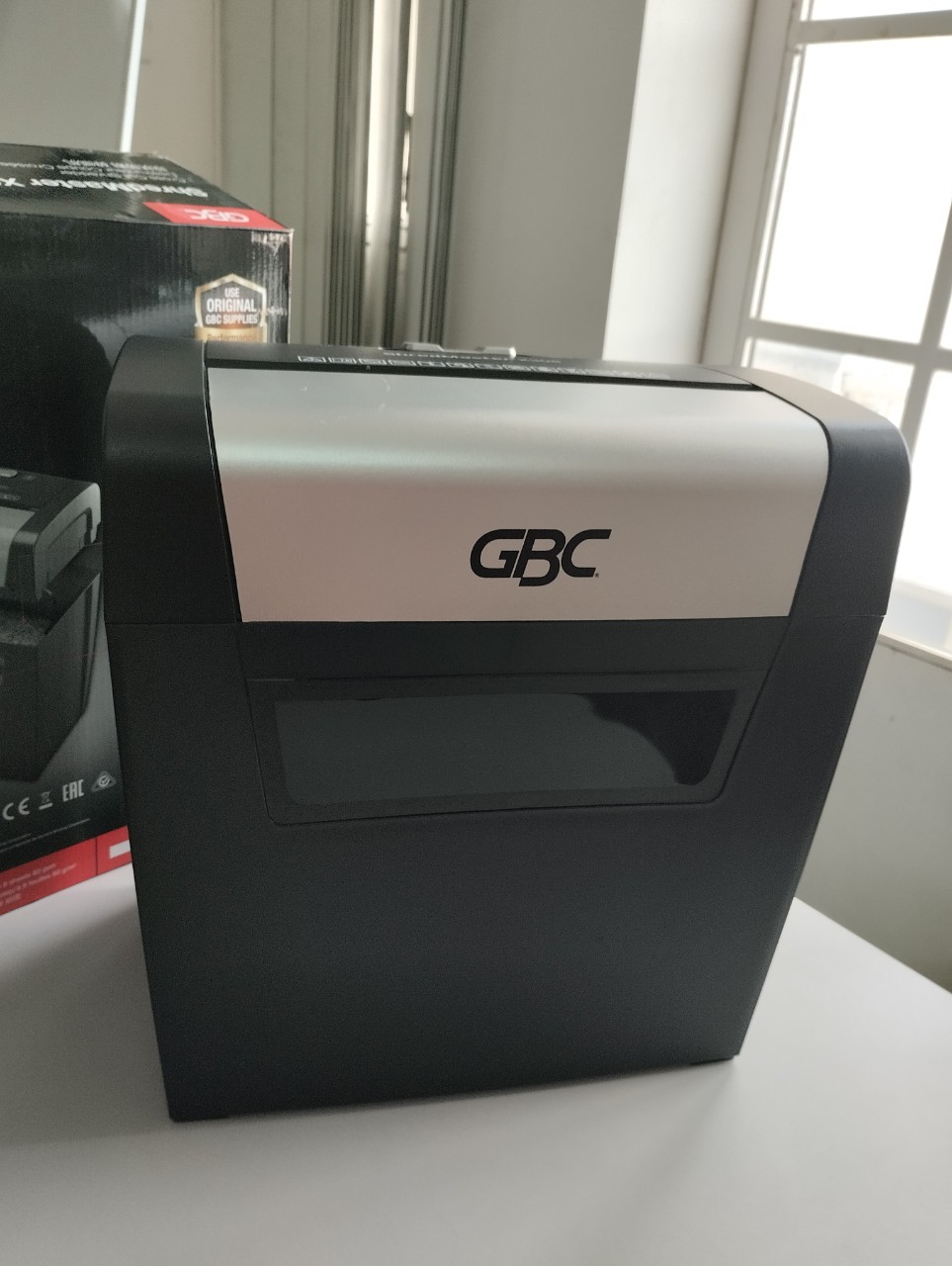 Máy Hủy Giấy GBC ShredMaster X308 Chính Hãng