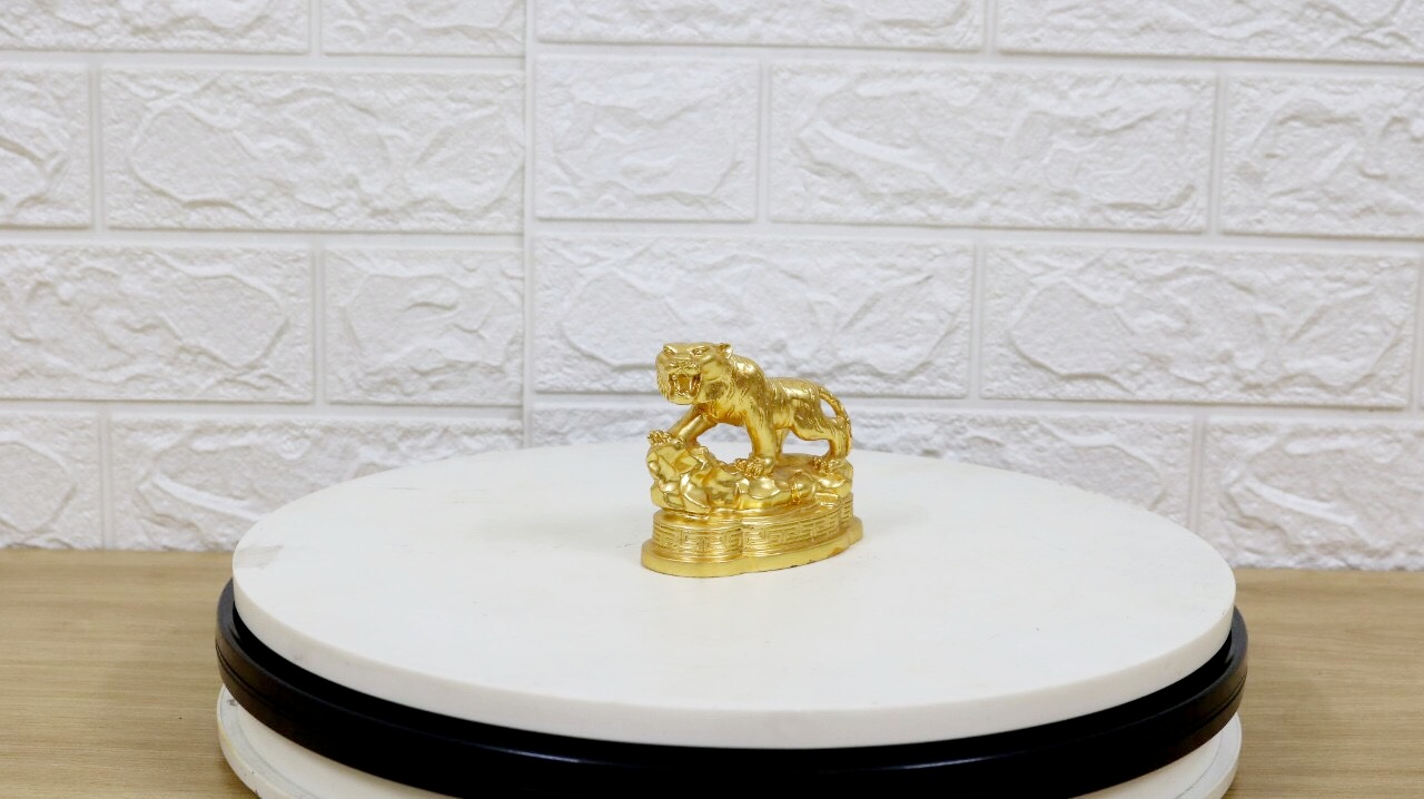 Tượng hổ bằng đồng mạ vàng 24K