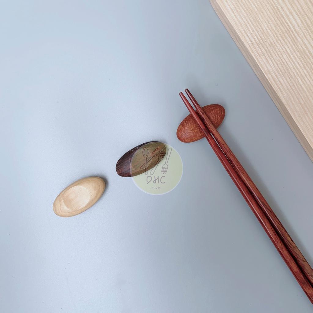 Gác đũa gỗ đẹp - Tiện dụng và sang trọng trên bàn ăn