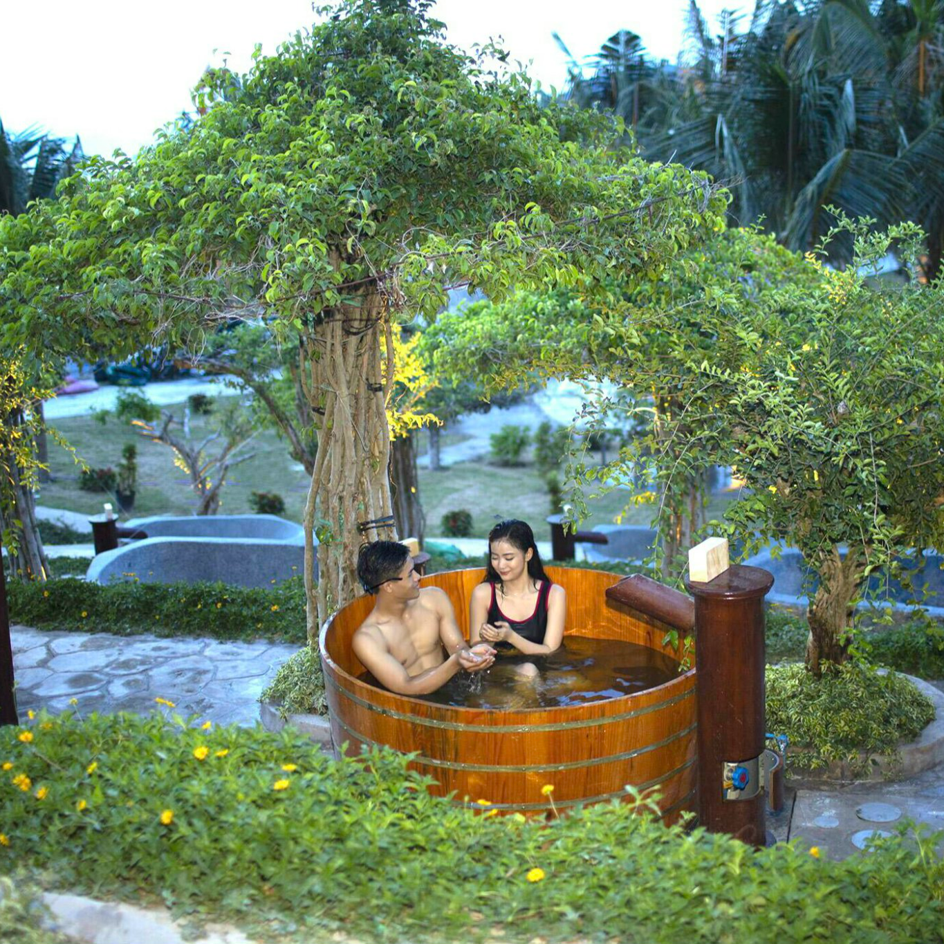 Vé Tắm Bùn Hòn Tằm & Tắm Biển - Merperle Hòn Tằm Resort Nha Trang 5*.