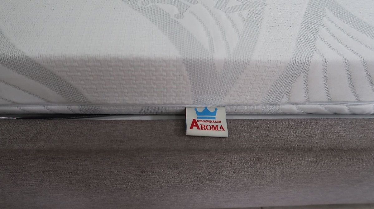 Đệm Cao Su Than Hoạt Tính Aroma Mattress Độ Đàn Hồi Cao Thoáng Khi Giúp Ngủ Ngon Giấc Hơn