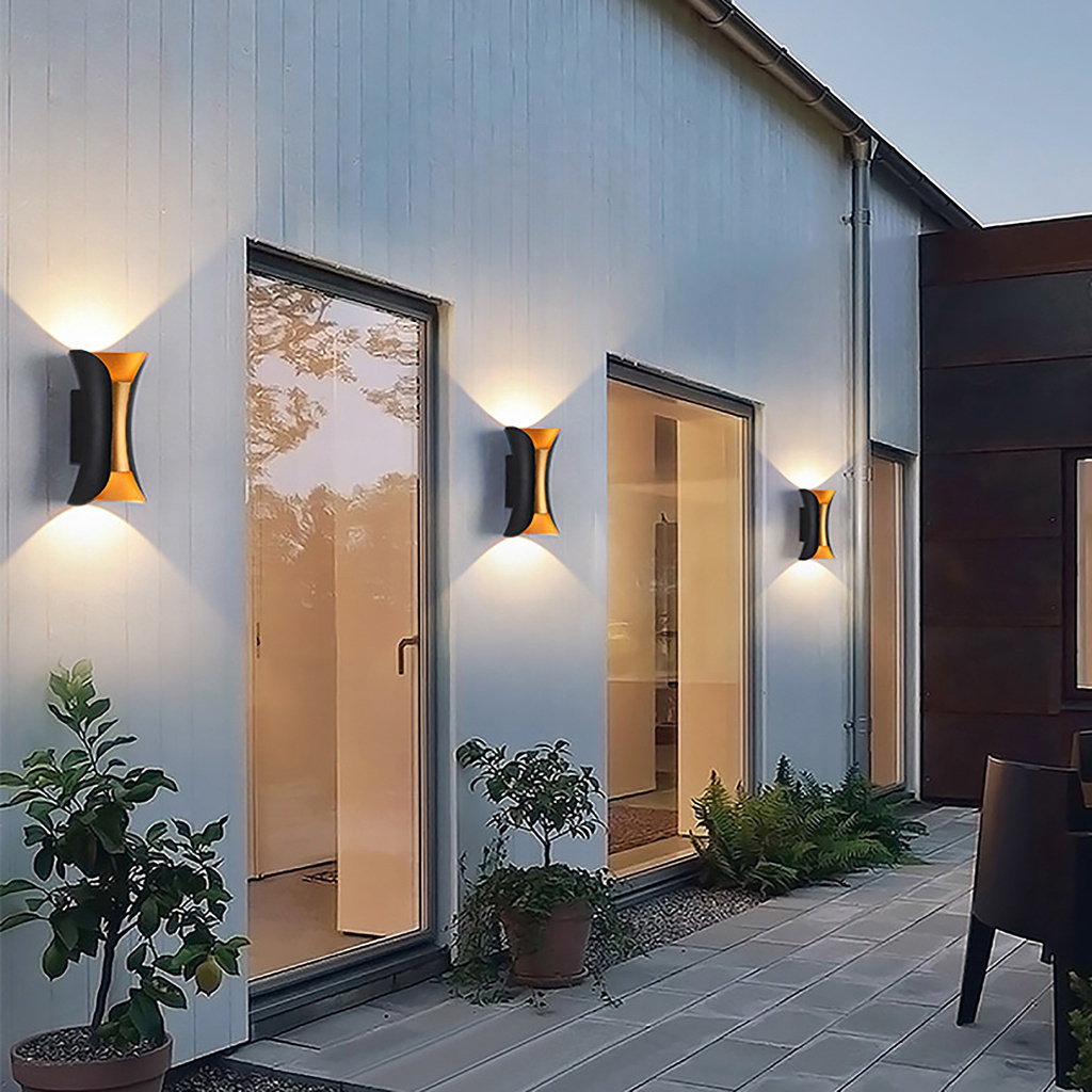 Đèn tường hắt sáng ngoài trời chóa vàng hợp kim nhôm sơn tĩnh điện chống nước