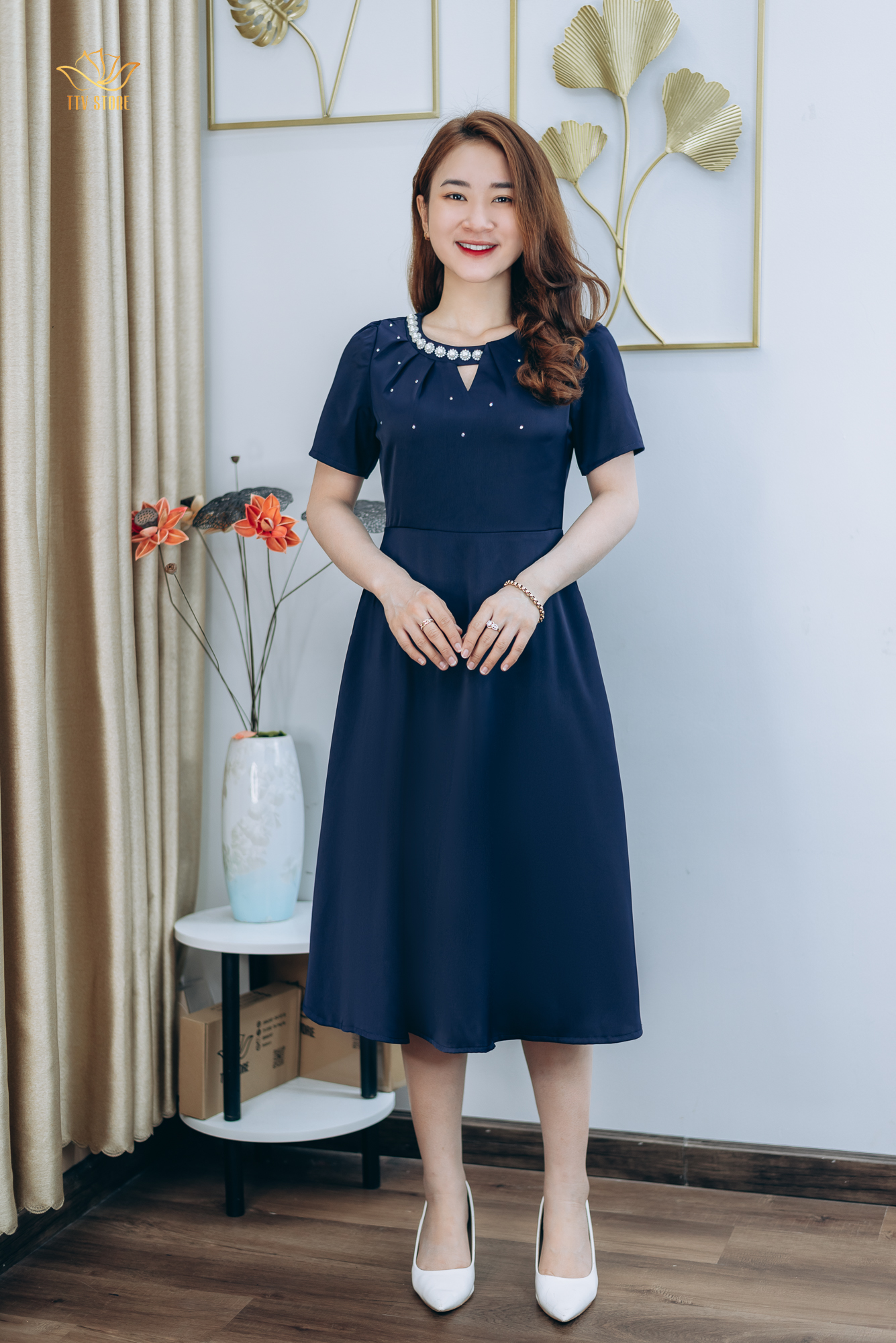 Đầm xòe thiết kế trung niên cao cấp sang trọng Cổ tròn khoét V kết ngọc màu Xanh đen TTV STORE TTV1270