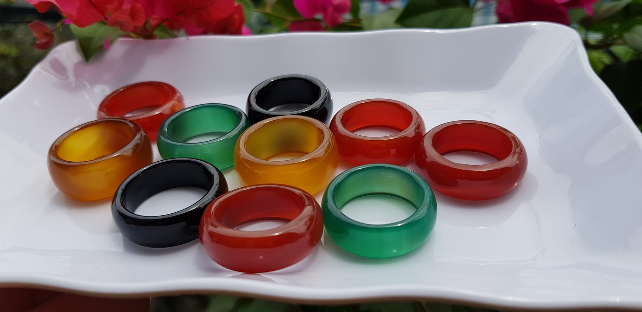 Nhẫn Nam Ni 19mm x cao 9mm Chất liệu đá mã não đủ màu Đỏ Vàng Đen Xanh dương shop giao bất kỳ Các Anh chọn nhẫn màu nào thì inbox shop giao đồng giá ạ