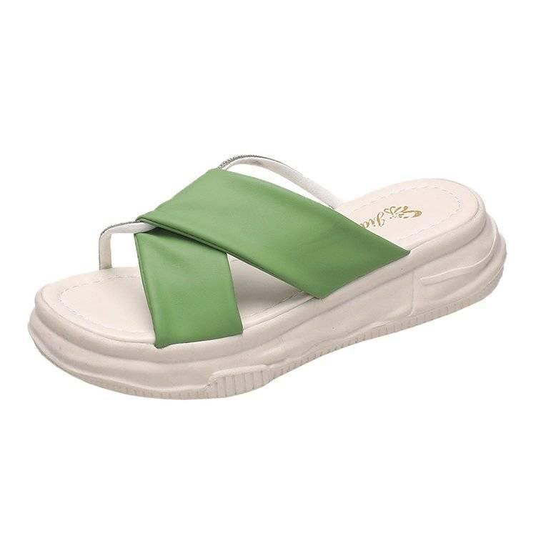 Pearl slippers for women in the summer of 2022, the new style is fashionable to wear thick-soled spongy pastry-soled sandals