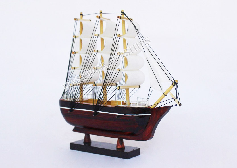 Mô hình thuyền buồm phong thủy trắng 20cm - có hỗ trợ ship