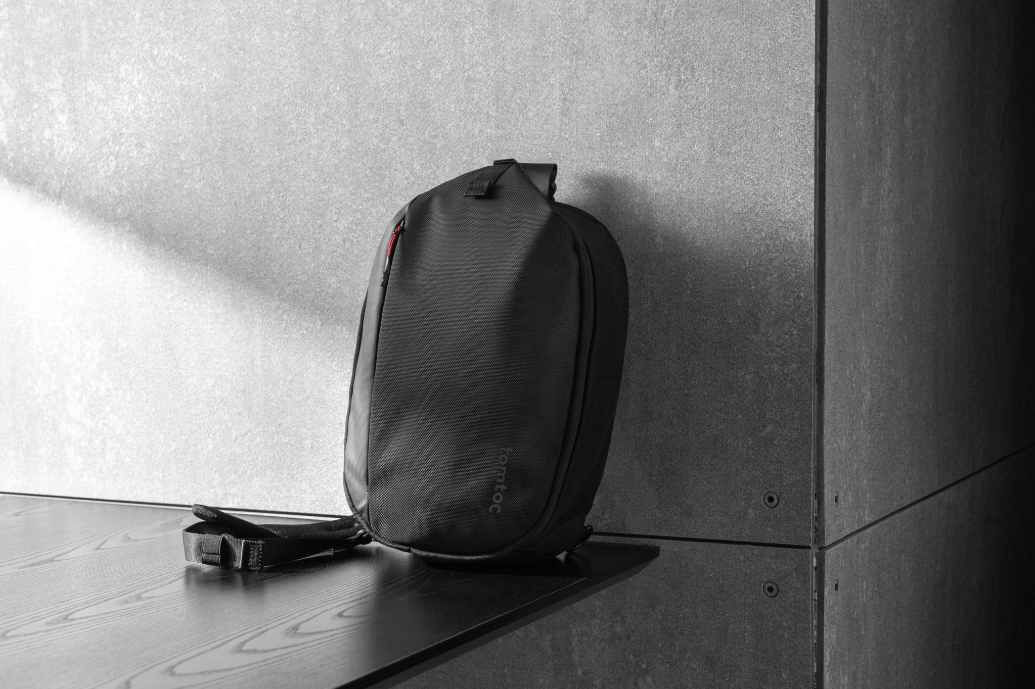 Túi Đeo Vai Tomtoc Usa Meta/Oculus Quest 2 Sling Bag