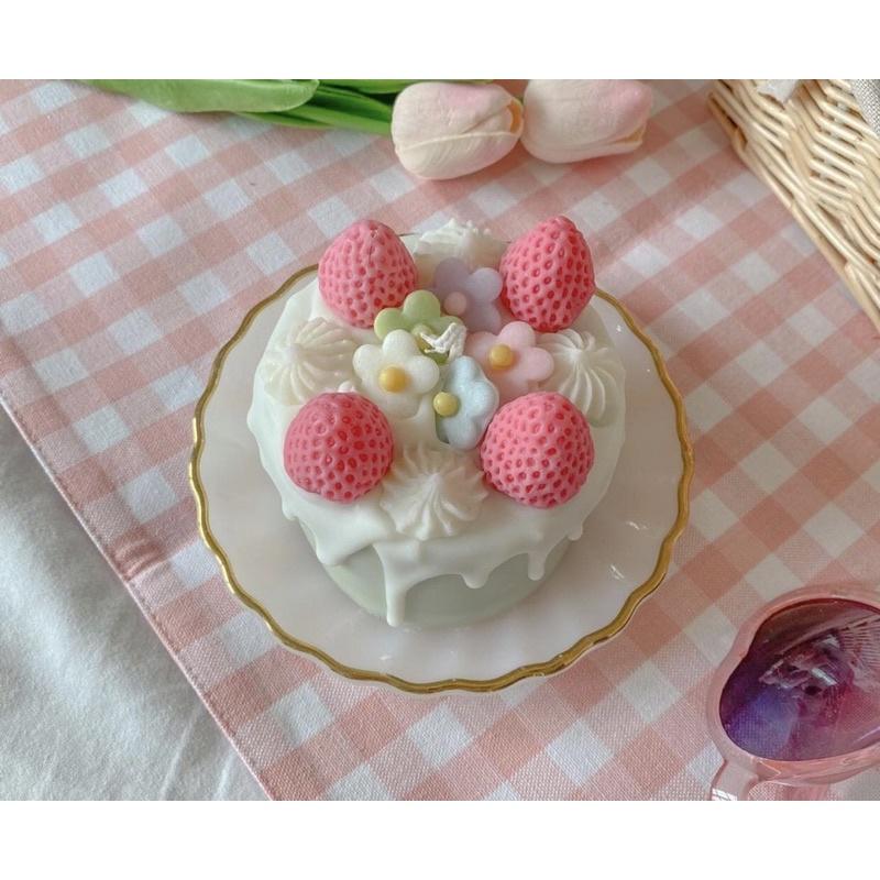 Nến Thơm Handmade Bánh Kem Dâu Tây Ngũ Sắc Mix Topping, Quà Tặng Độc Đáo - Dory Lab