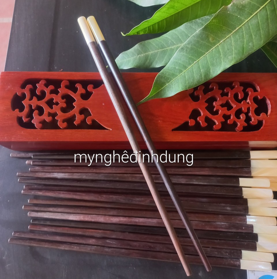 Bộ đũa ăn cao cấp bằng gỗ trắc đỏ đen + hộp đựng đũa gỗ hương