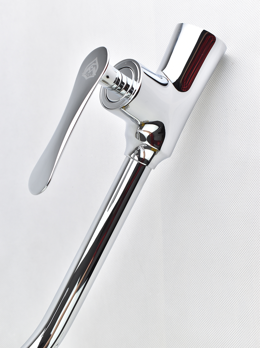 Vòi bếp Nhập khẩu Nguyên Chiếc Trắng Bạc 1028