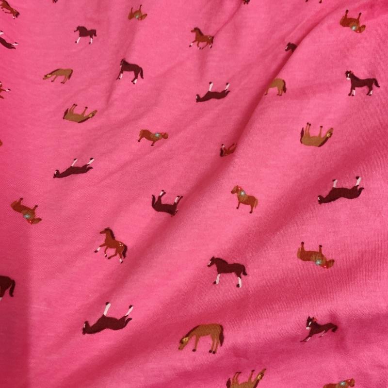 Vải thun cotton sơ sinh hình con ngựa nền hồng