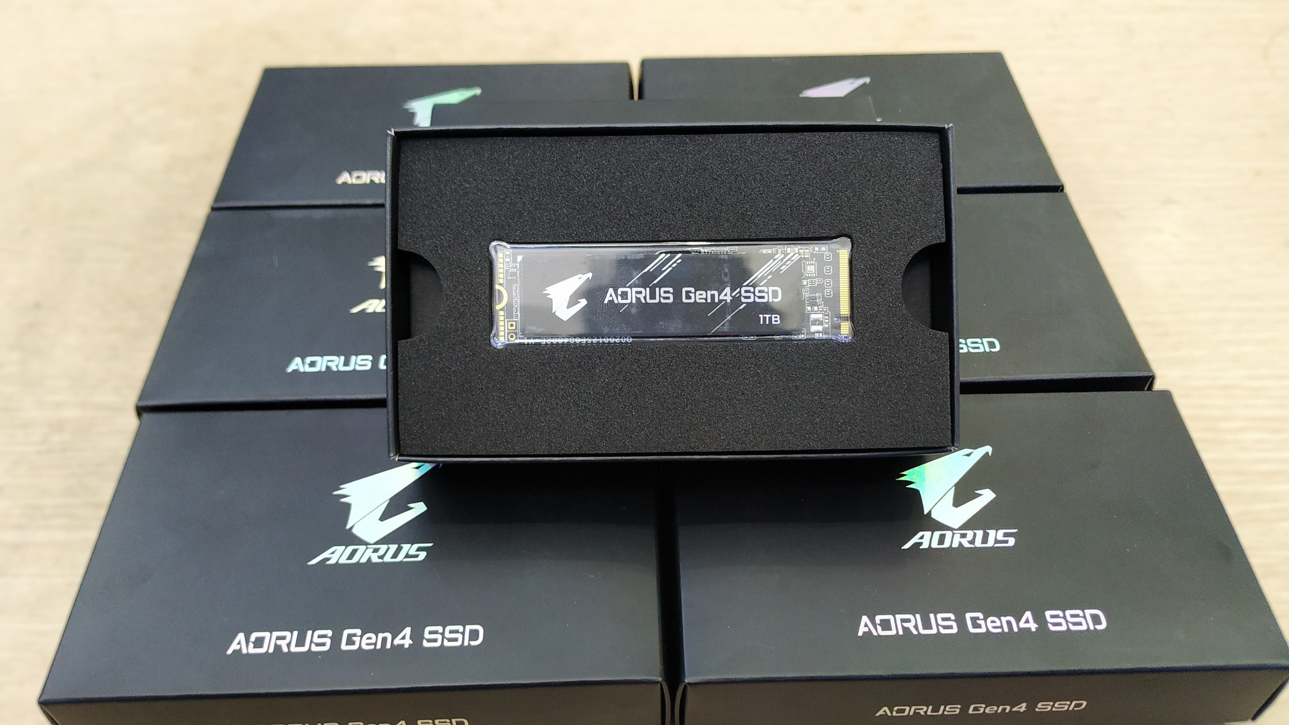 Ổ cứng SSD 1TB Gigabyte Aorus M.2 NVMe PCIe Gen4 - Hàng chính hãng