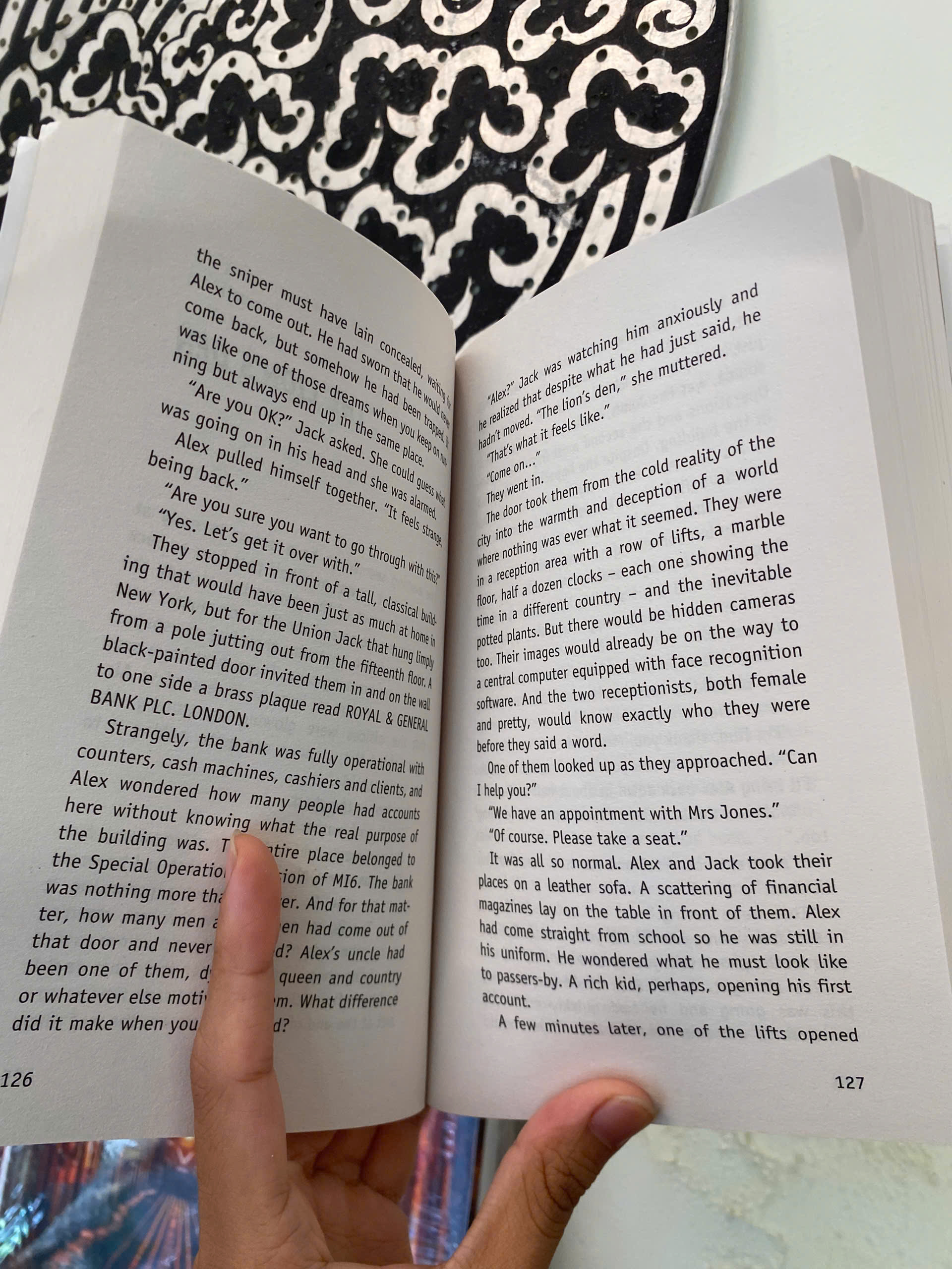 Sách - Crocodile Tears by Anthony Horowitz | New York Times Bestseller - Thriller English Book
