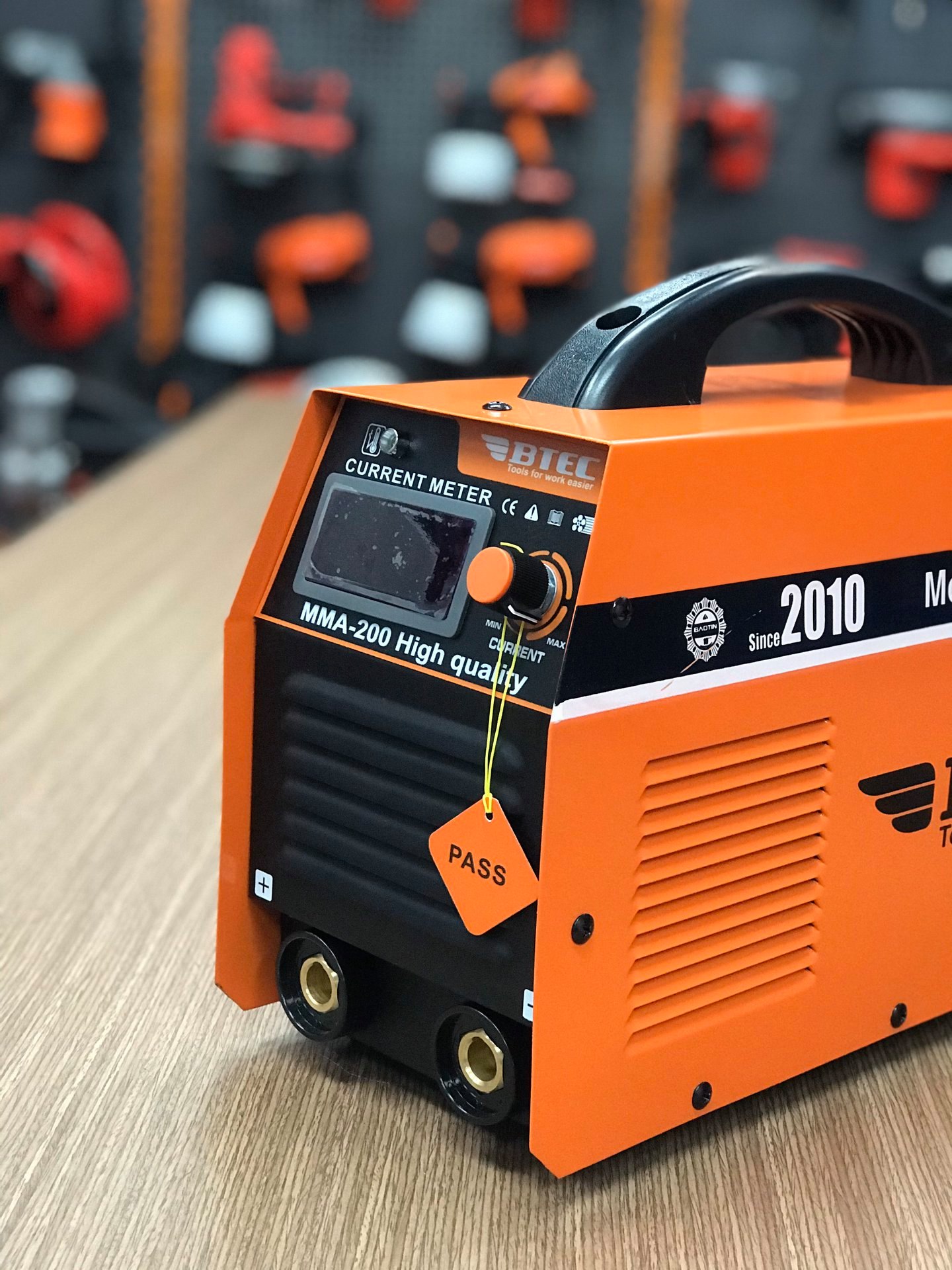 MÁY HÀN QUE ĐIỆN TỬ BTEC MMA-200 - HÀNG CHÍNH HÃNG