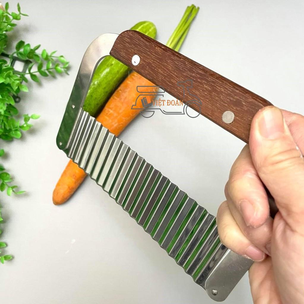 Dụng cụ chặn khoai tây cán gỗ, dùng cắt rau củ quả, rau câu, trái cây tạo gợn sóng - Tay cầm gỗ tự nhiên, lưỡi thép