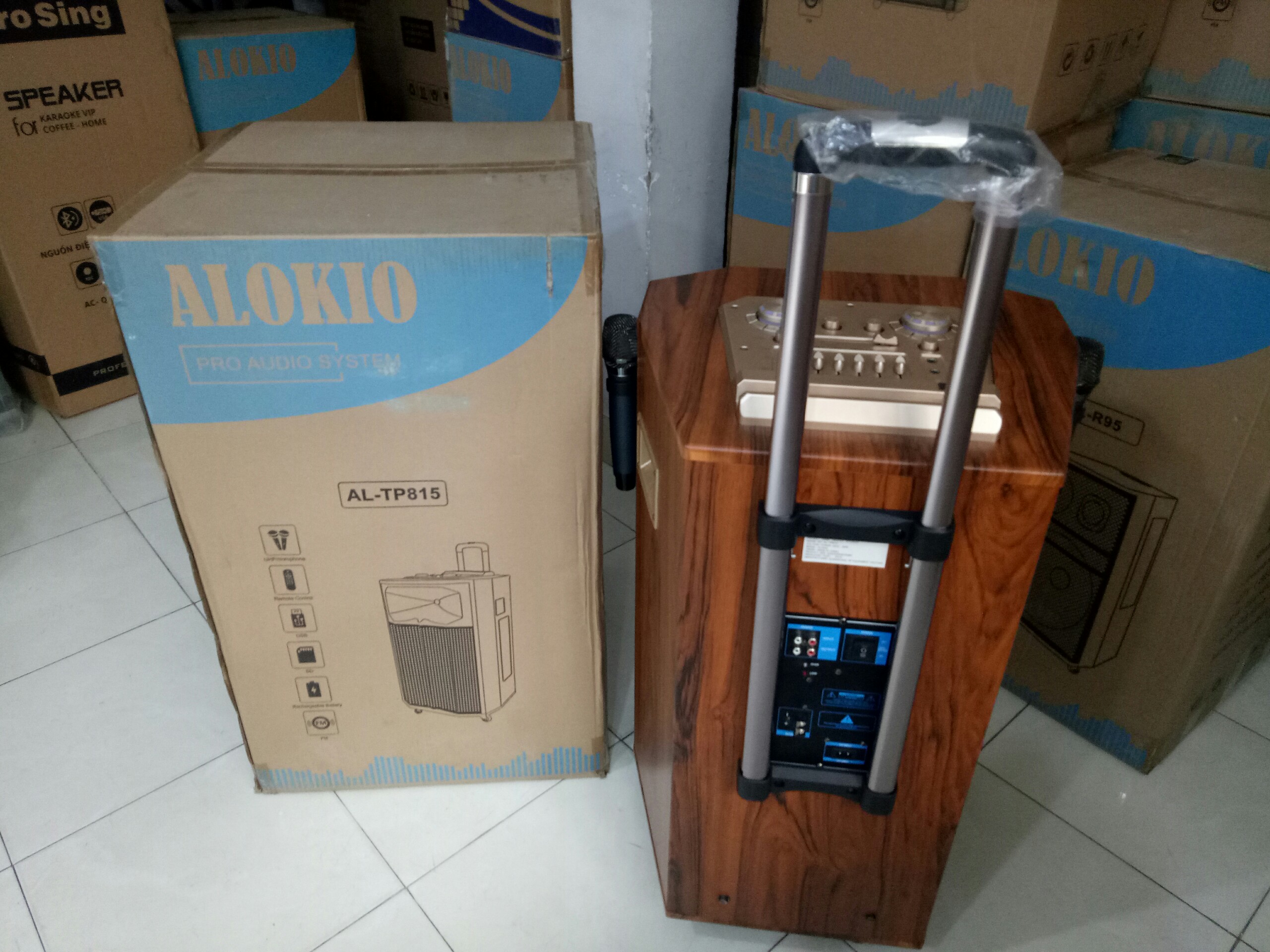 Loa kẹo kéo &quot;ALOKIO AL-TP815&quot; karaoke di động - Thùng gỗ - Bass 4 tấc - Dàn nút chỉnh chuyên nghiệp - 2 Micro UHF chỉnh được tần số - Ngoại hình sang trọng - Sản phẩm chính hãng