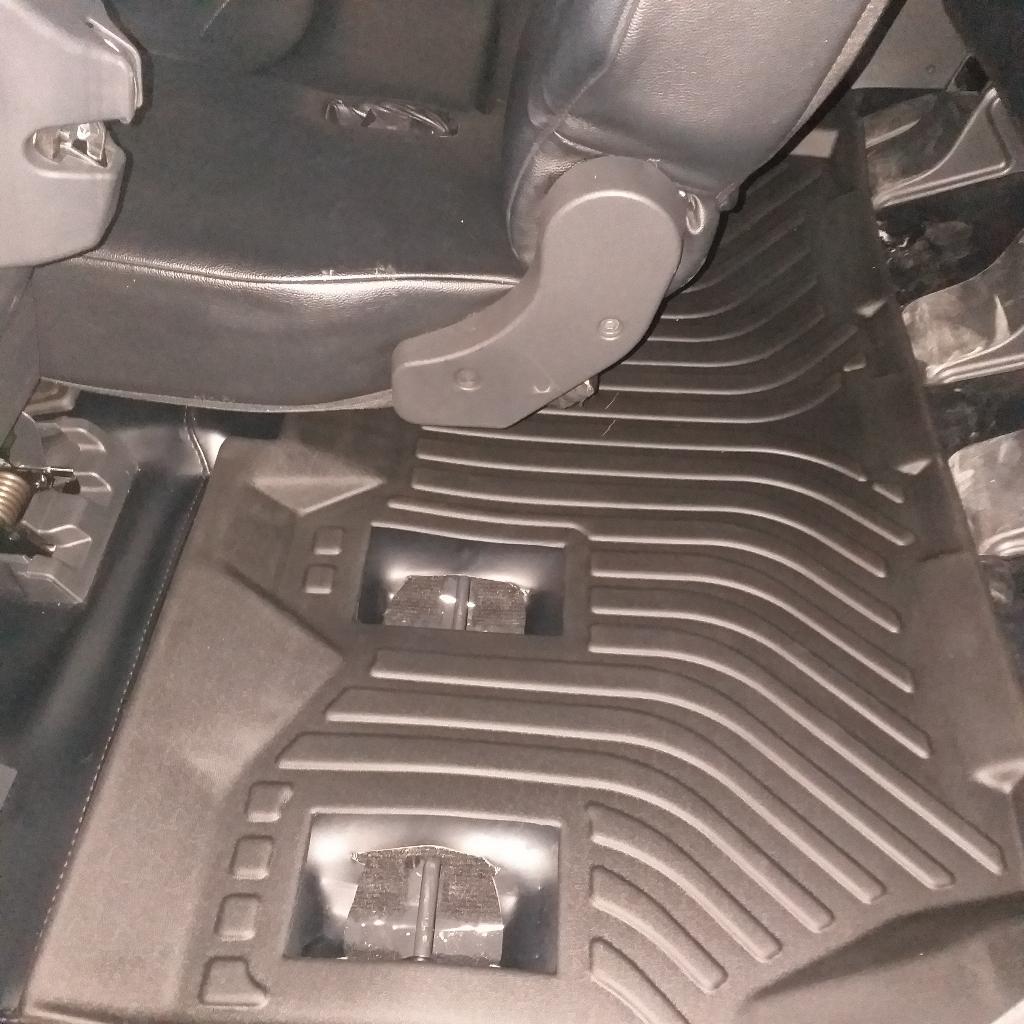 Thảm lót sàn xe ô tô Toyota Rush 2017- nay Nhãn hiệu Macsim hàng loại 2