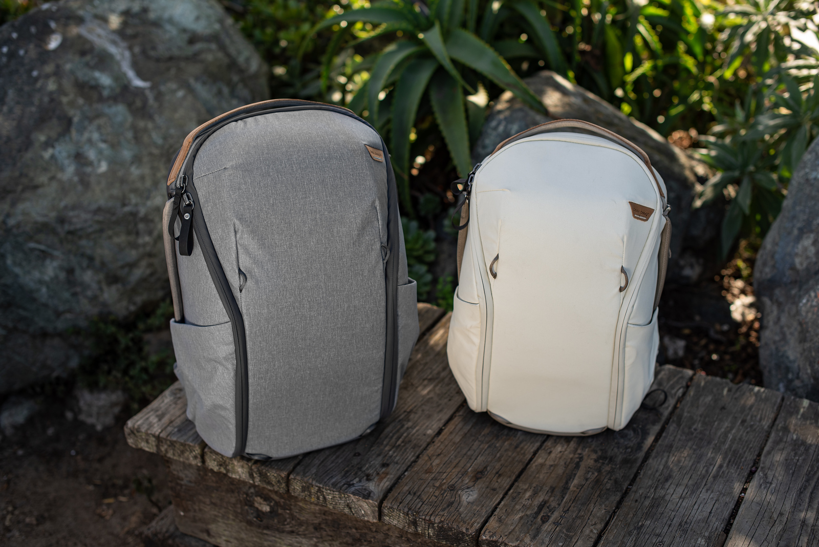 Balo Cao Cấp Peak Design Everyday Backpack Zip v2 15L Màu Nâu Nhạt- Hàng Chính Hãng