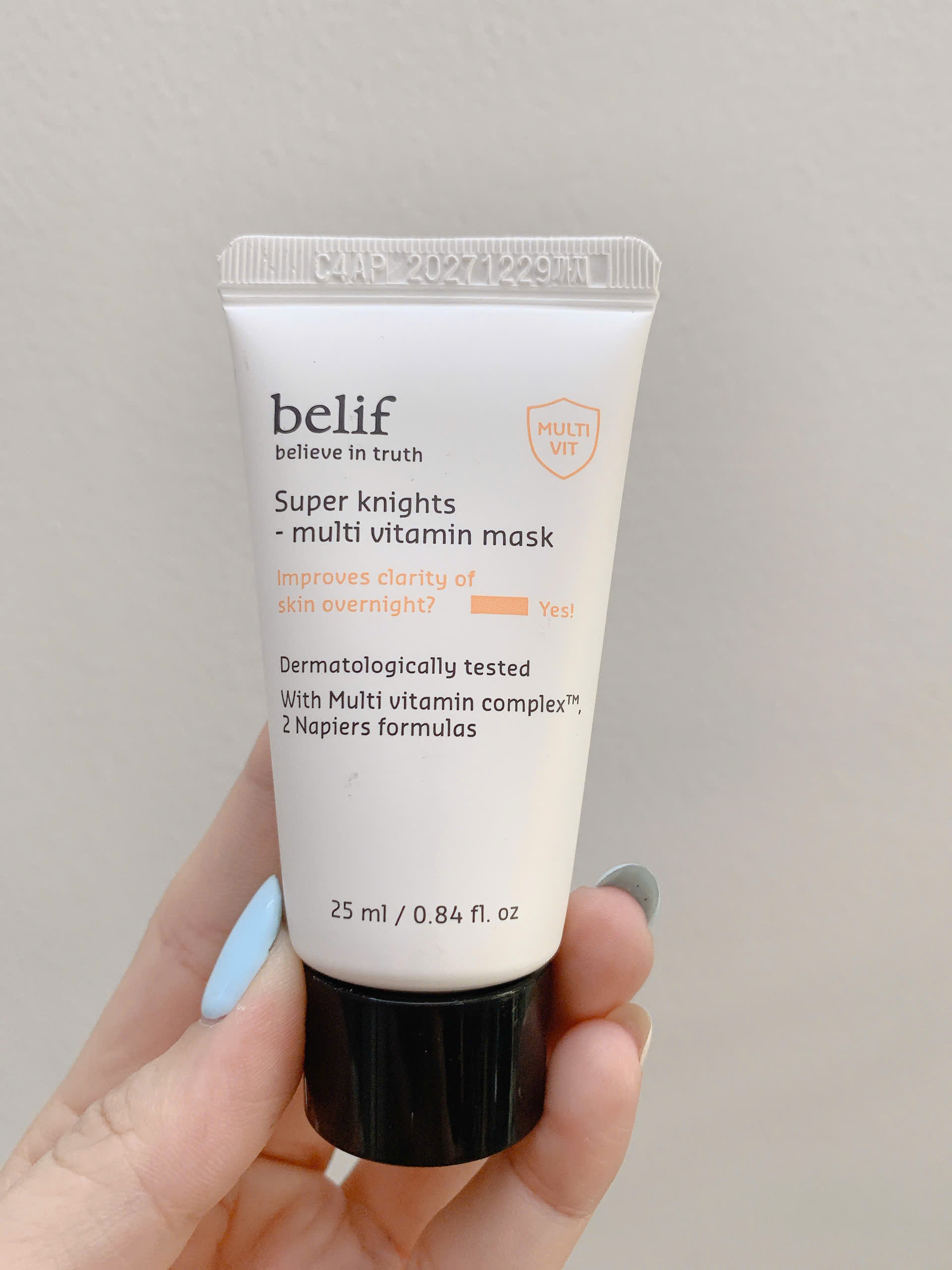 Mặt nạ ngủ dưỡng ẩm và dưỡng sáng da belif Multi Vitamin Mask 25ml mini