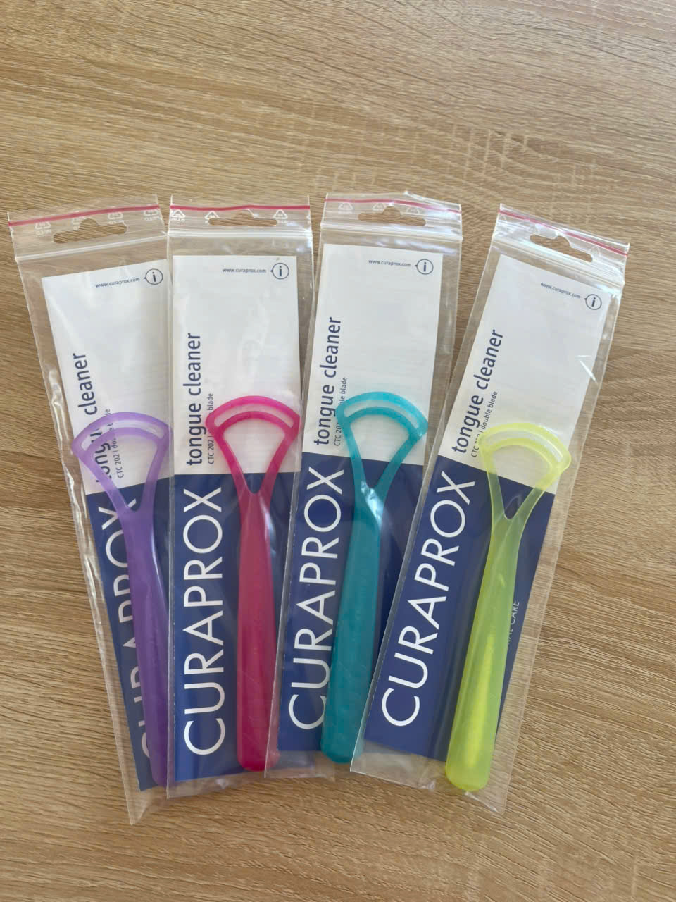 Cây cạo lưỡi CTC 202 - Curaprox