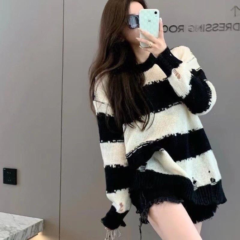 Áo len nữ cổ tròn phối rách kẻ ngang màu đen trắng dài tay form đẹp dáng dài hàng HOT