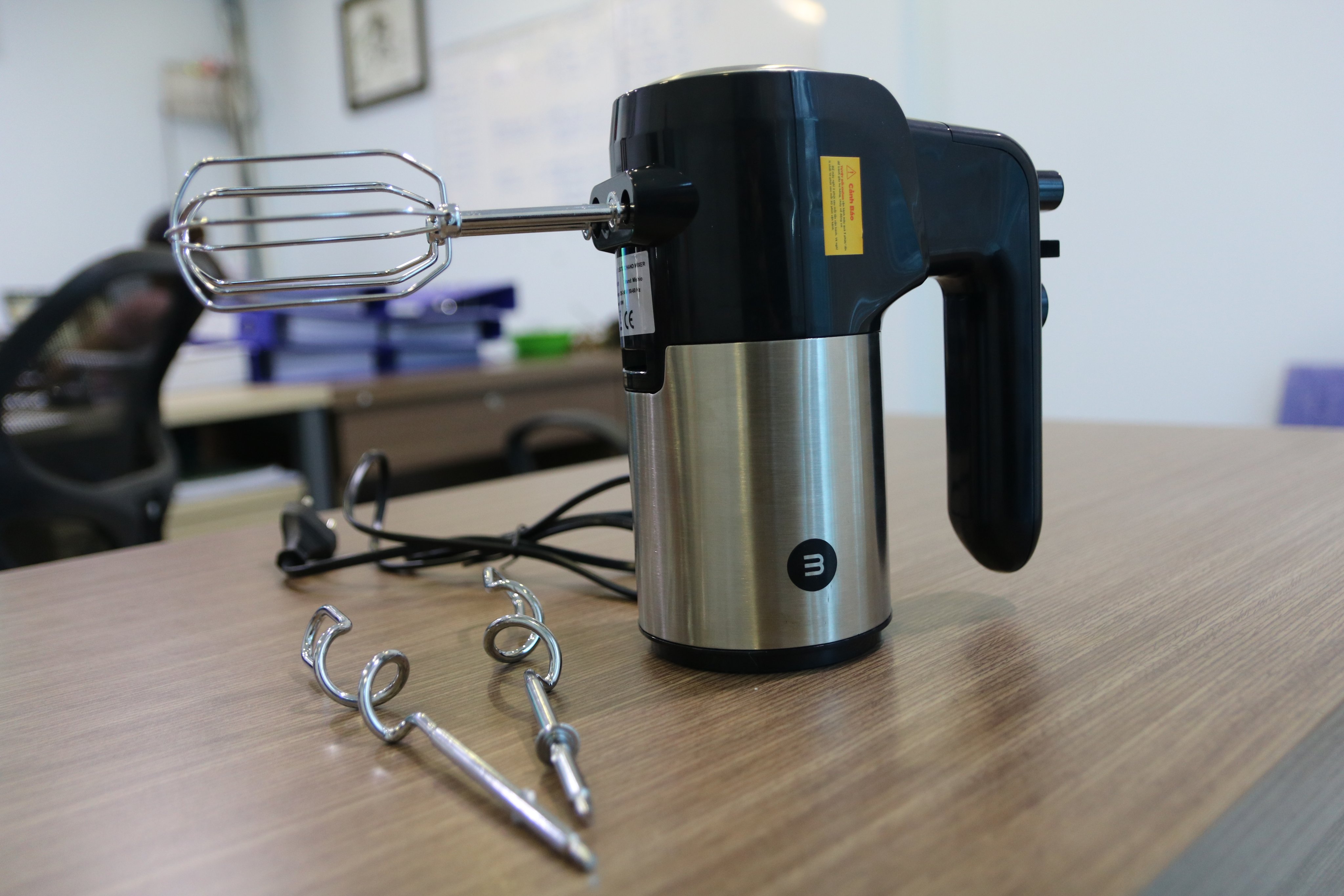 Máy đánh trứng Mishio MK-215