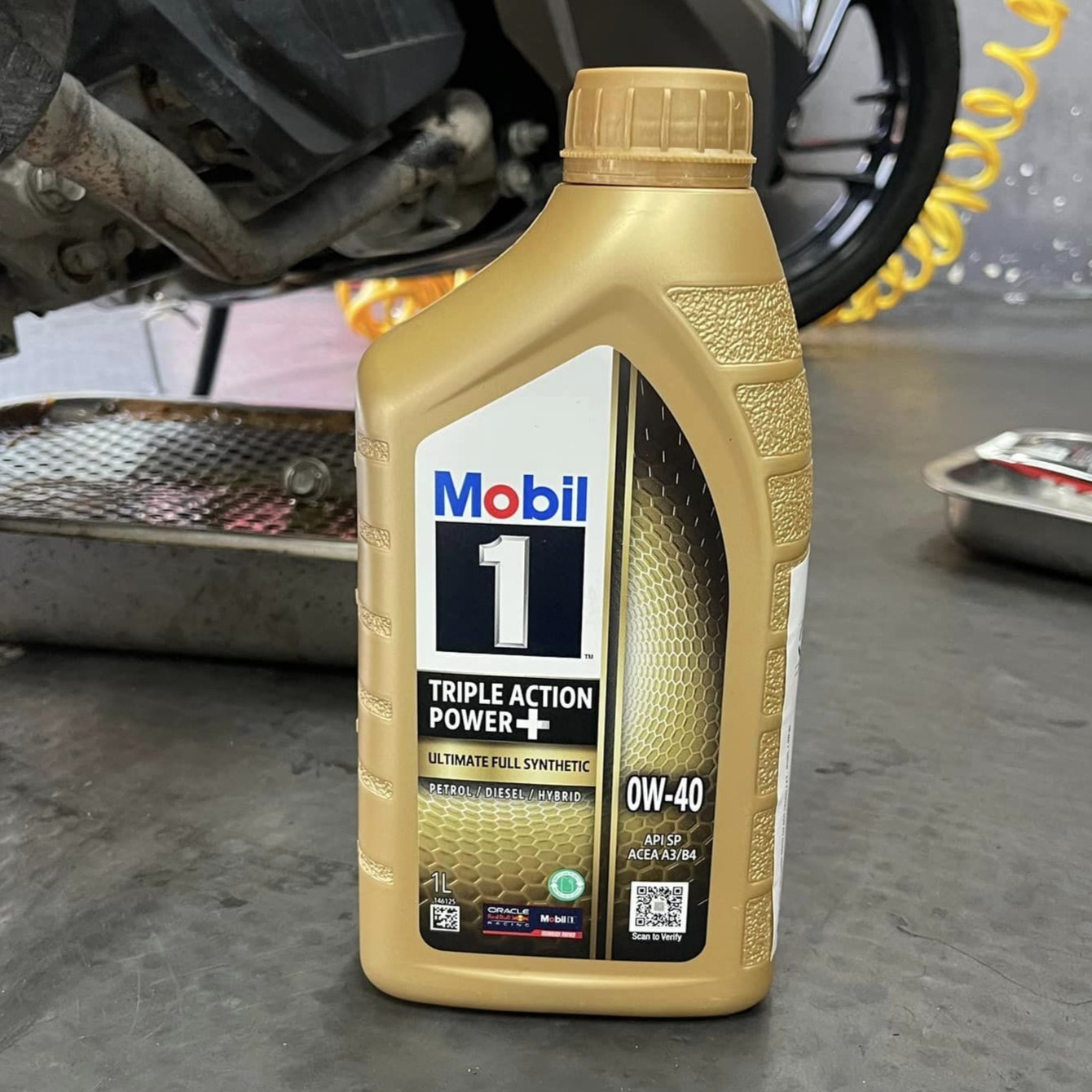 Nhớt Mobil 1 0W40 cho xe ga (900001)