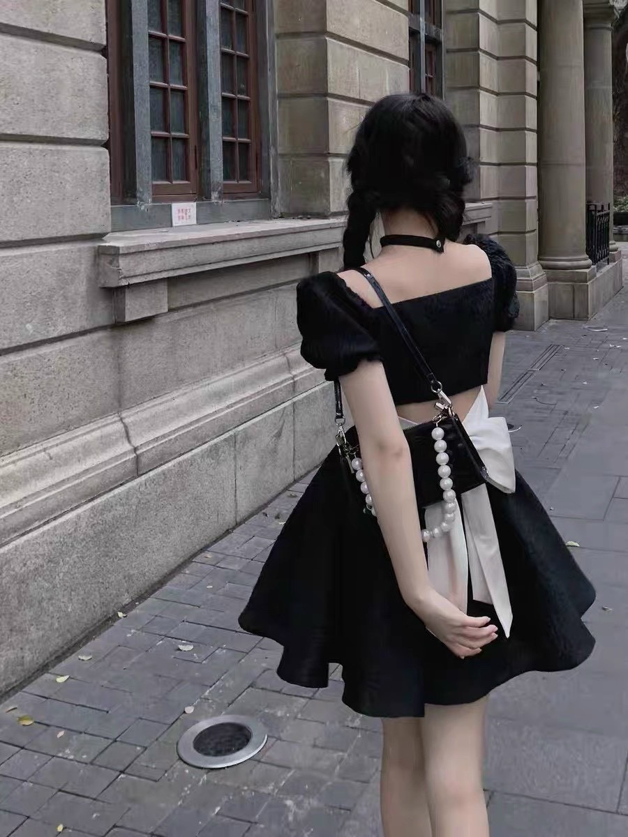 ĐẦM BABYDOLL GẤM CUTOUT NƠ LƯNG