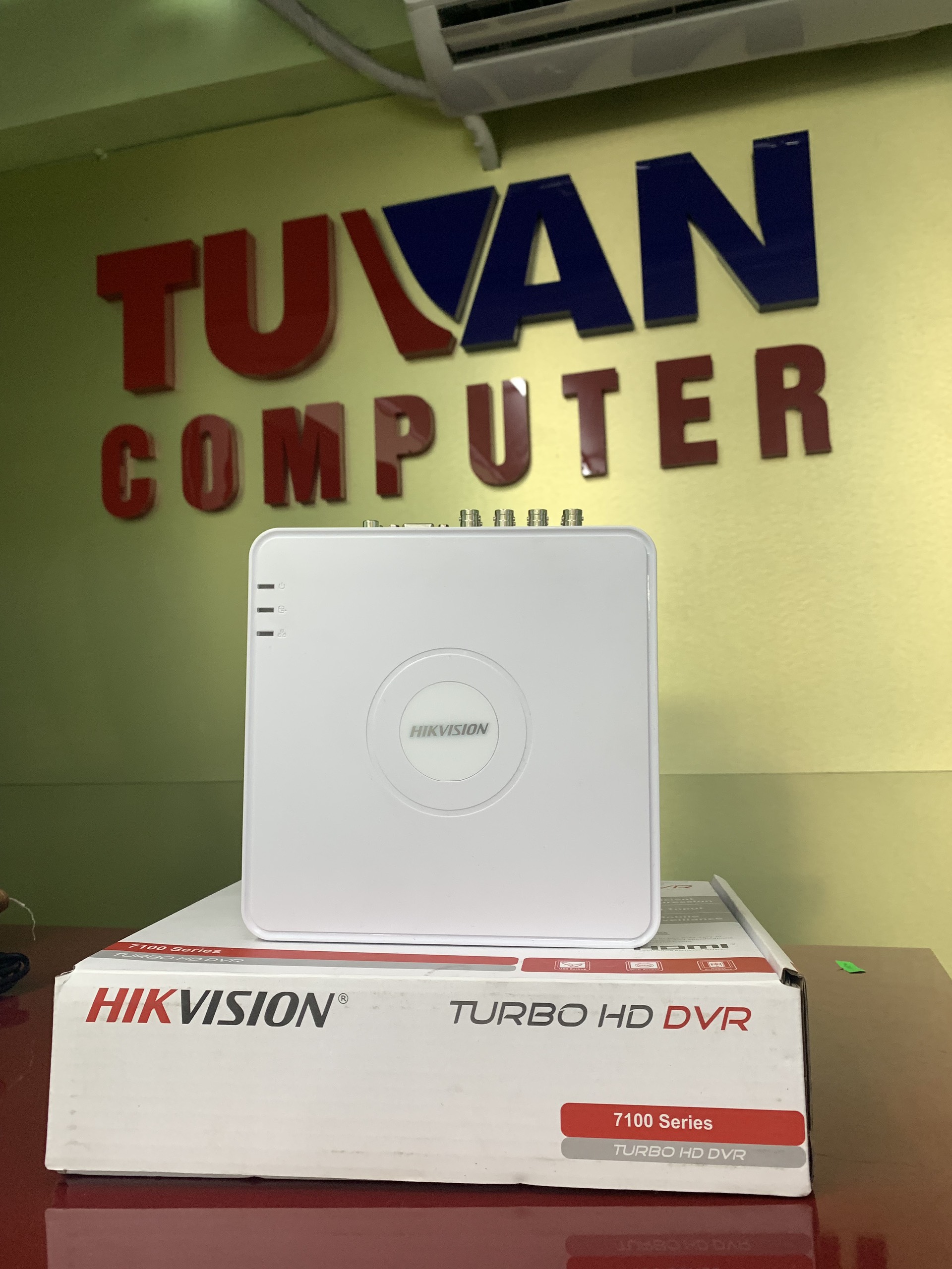 Đầu ghi hình camera Hikvision 4 port 2.0