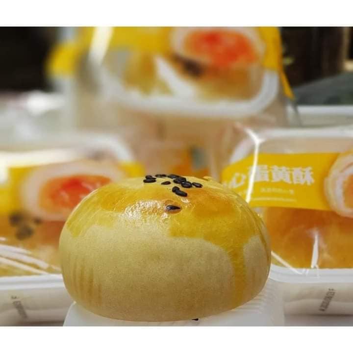1 bánh ngàn lớp nhân trứng chảy 3Q Egg Yolk