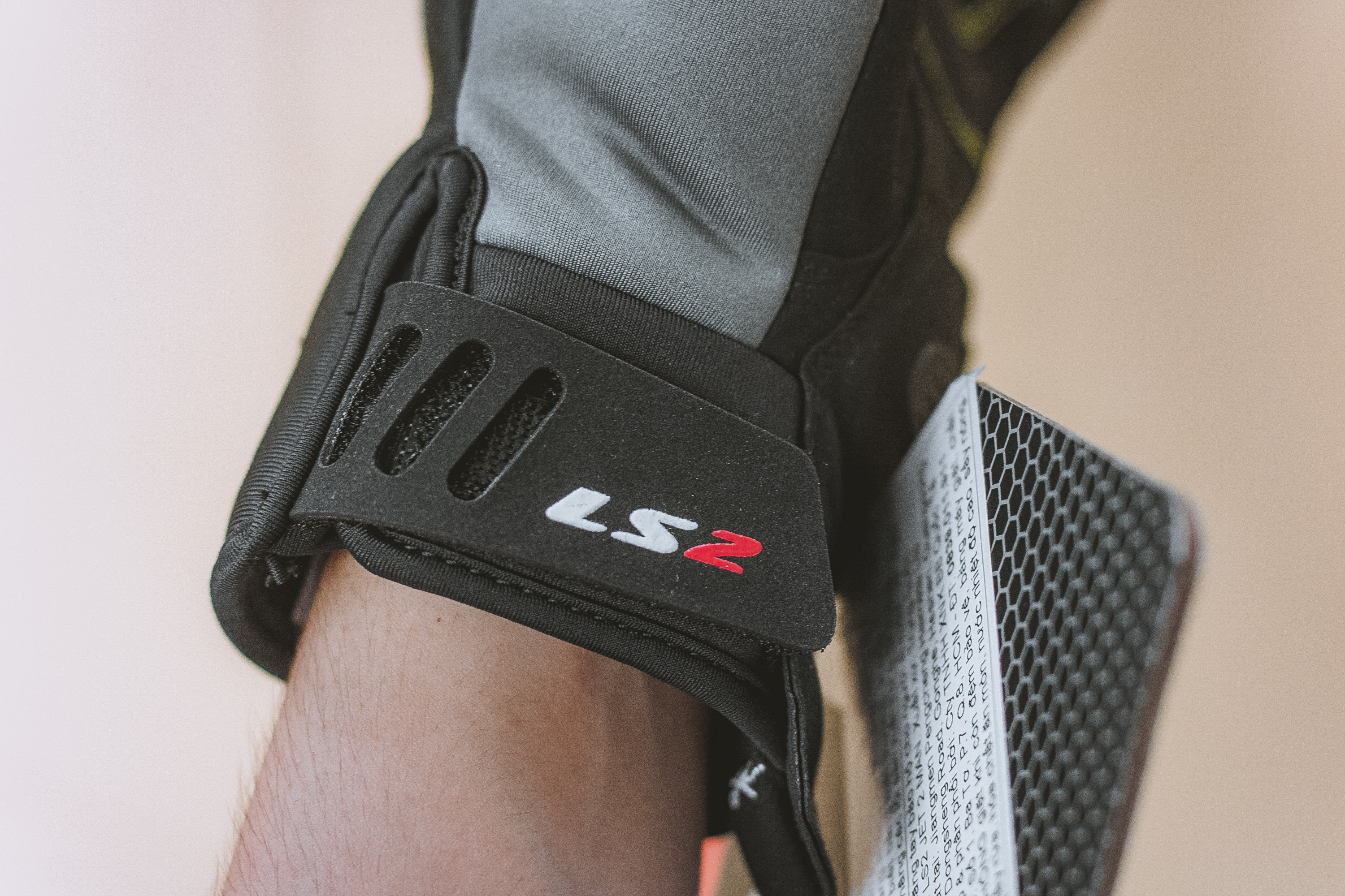 Găng Tay Bảo Hộ Lái Moto, Xe Máy LS2 Jet 2 Man (KHÁNG NƯỚC) - GARA 20