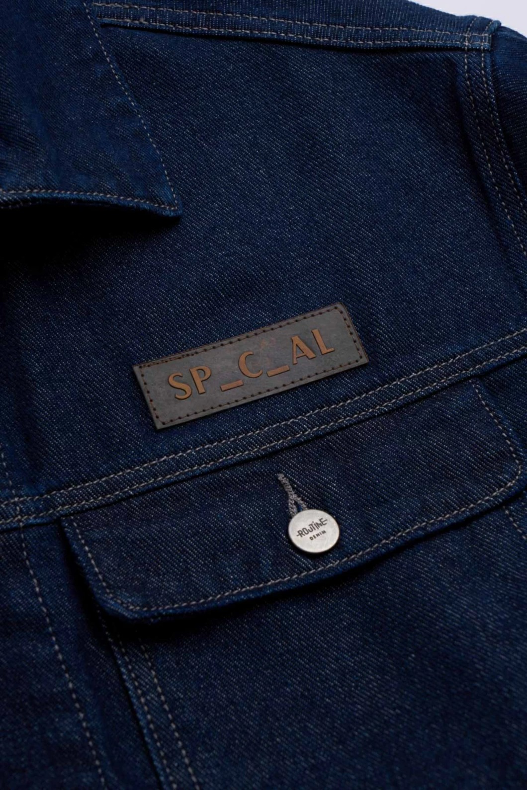 Áo Khoác Jeans Nam ROUTINE vải Wash Mềm Gài Nút Trơn Form Loose - 10F23DJA003 | LASTORE MENSWEAR
