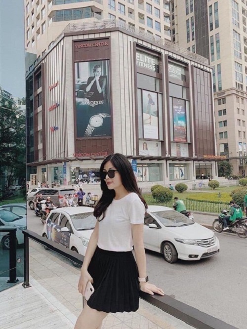 Chân váy dập li dáng ngắn