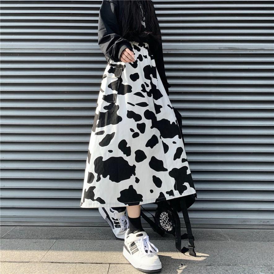 Chân váy nữ dáng dài lưng cao túi hộp hai bên loang bò sữa màu trắng TopOnestore