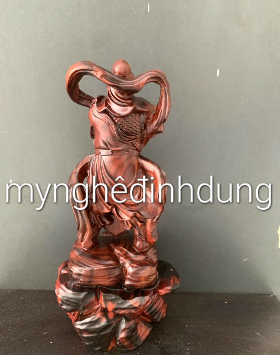 Tượng quan công trấn ải bằng gỗ trắc đỏ đen kt cao 24×12×8cm