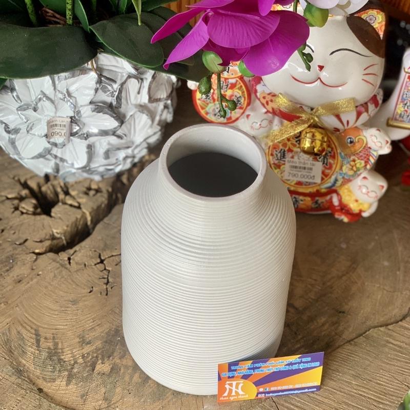 Bình hoa gốm sứ cao cấp.