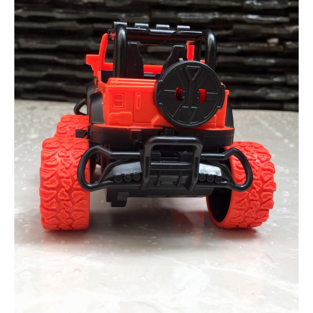 ()Xe Jeep địa hình điều khiển thiết kế nhỏ gọn